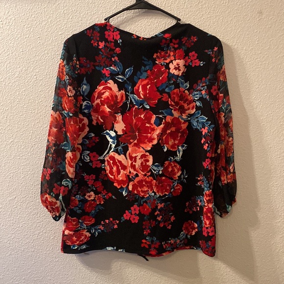 NWOT Elle floral blouse size small with head scarf - Picture 5 of 5